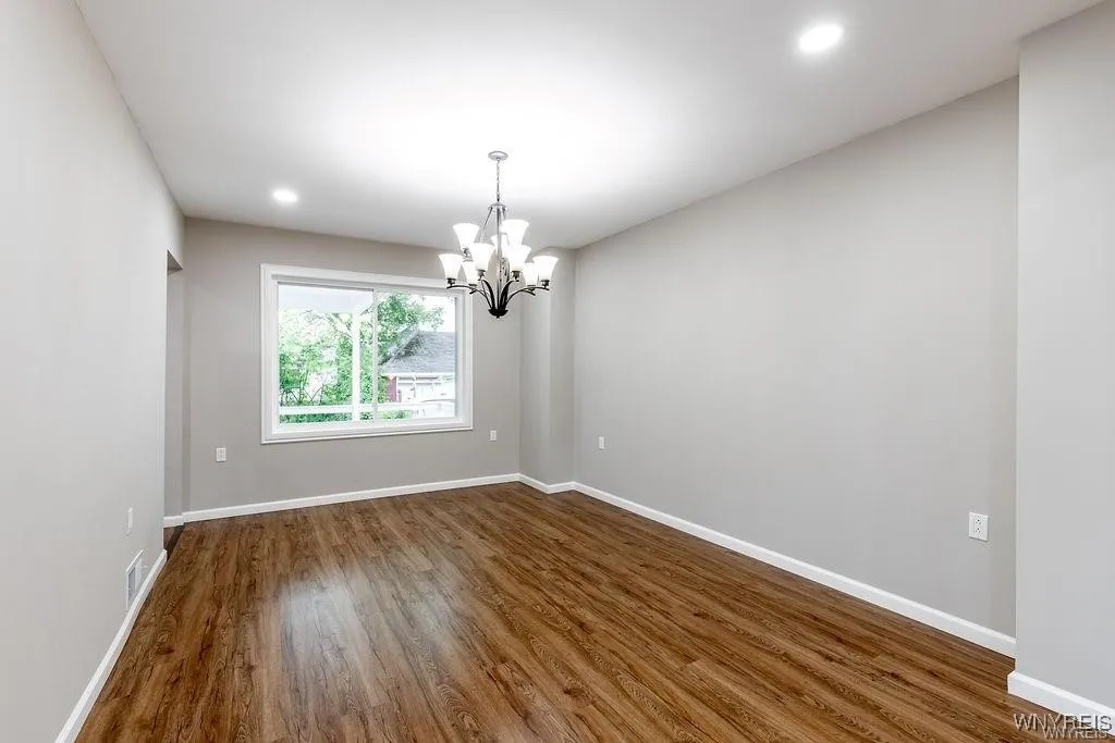 52 Hawthorne Avenue, Tonawanda, New York 14223, Tonawanda, New York 14223, 3 Bedrooms Bedrooms, 6 Rooms Rooms,2 BathroomsBathrooms,Residential Lease,For Rent,52 Hawthorne Avenue, Tonawanda, New York 14223,B1625526