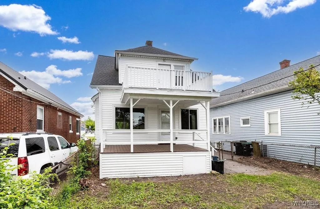 52 Hawthorne Avenue, Tonawanda, New York 14223, Tonawanda, New York 14223, 3 Bedrooms Bedrooms, 6 Rooms Rooms,2 BathroomsBathrooms,Residential Lease,For Rent,52 Hawthorne Avenue, Tonawanda, New York 14223,B1625526