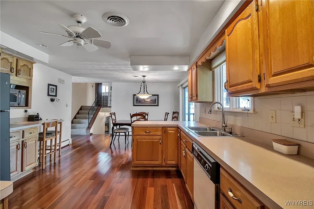 6917 Colonial Drive, Niagara, New York 14305, Niagara, New York 14305, 4 Bedrooms Bedrooms, 7 Rooms Rooms,2 BathroomsBathrooms,Residential,For Sale,6917 Colonial Drive, Niagara, New York 14305,B1623585
