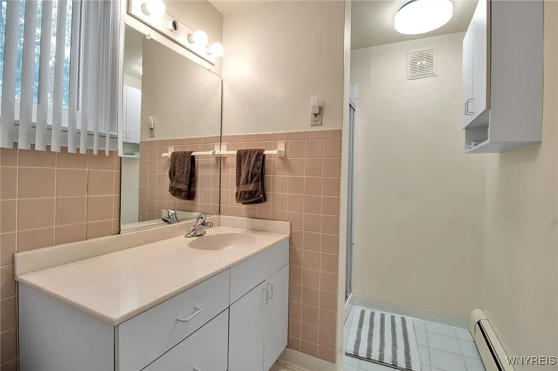 6917 Colonial Drive, Niagara, New York 14305, Niagara, New York 14305, 4 Bedrooms Bedrooms, 7 Rooms Rooms,2 BathroomsBathrooms,Residential,For Sale,6917 Colonial Drive, Niagara, New York 14305,B1623585