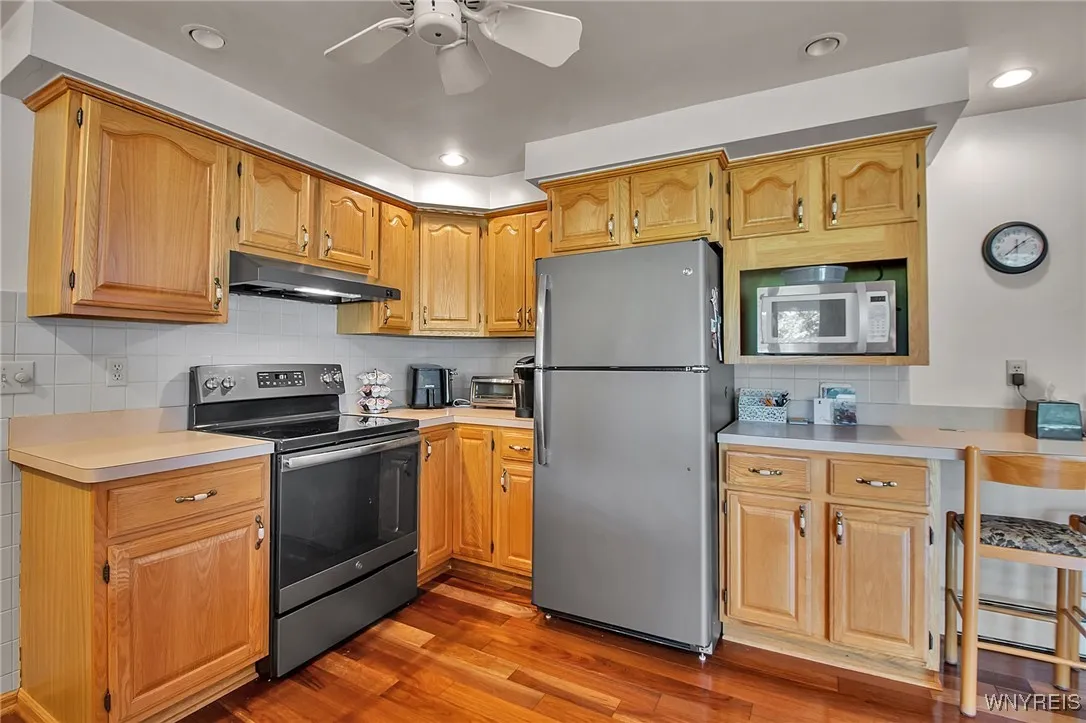 6917 Colonial Drive, Niagara, New York 14305, Niagara, New York 14305, 4 Bedrooms Bedrooms, 7 Rooms Rooms,2 BathroomsBathrooms,Residential,For Sale,6917 Colonial Drive, Niagara, New York 14305,B1623585