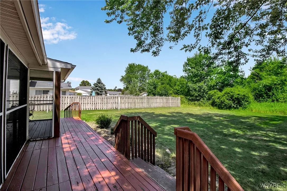 6917 Colonial Drive, Niagara, New York 14305, Niagara, New York 14305, 4 Bedrooms Bedrooms, 7 Rooms Rooms,2 BathroomsBathrooms,Residential,For Sale,6917 Colonial Drive, Niagara, New York 14305,B1623585
