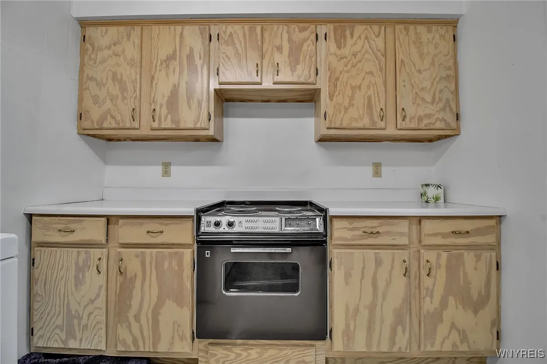 6917 Colonial Drive, Niagara, New York 14305, Niagara, New York 14305, 4 Bedrooms Bedrooms, 7 Rooms Rooms,2 BathroomsBathrooms,Residential,For Sale,6917 Colonial Drive, Niagara, New York 14305,B1623585