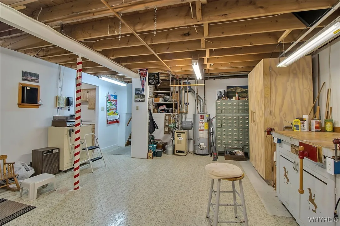 6917 Colonial Drive, Niagara, New York 14305, Niagara, New York 14305, 4 Bedrooms Bedrooms, 7 Rooms Rooms,2 BathroomsBathrooms,Residential,For Sale,6917 Colonial Drive, Niagara, New York 14305,B1623585