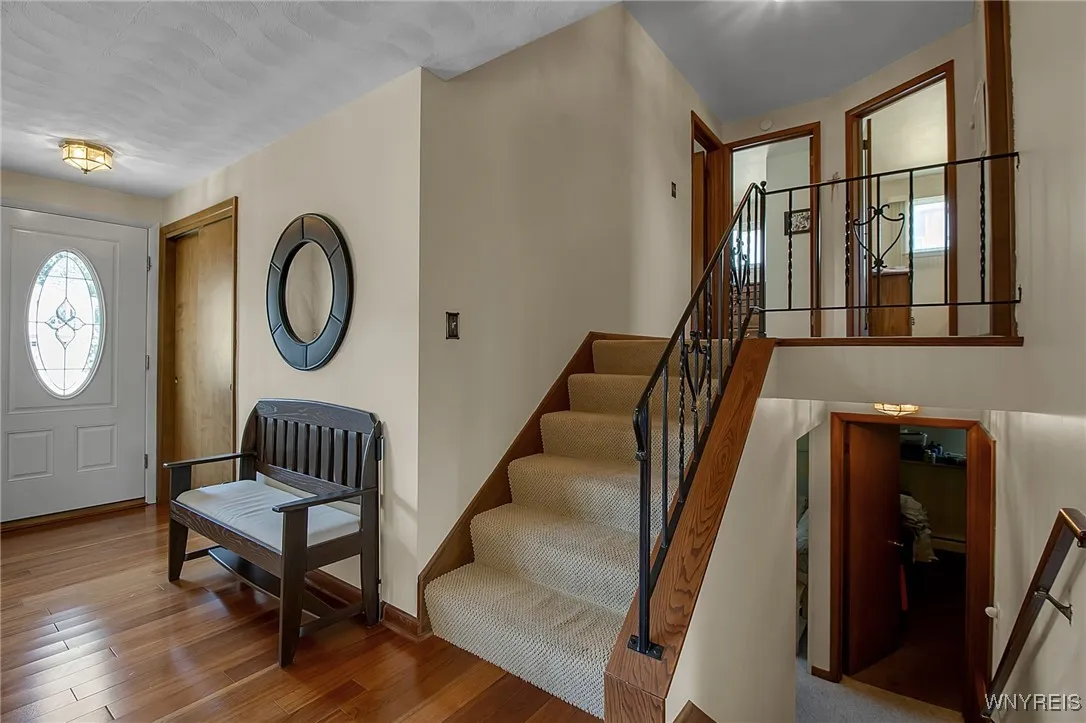 6917 Colonial Drive, Niagara, New York 14305, Niagara, New York 14305, 4 Bedrooms Bedrooms, 7 Rooms Rooms,2 BathroomsBathrooms,Residential,For Sale,6917 Colonial Drive, Niagara, New York 14305,B1623585