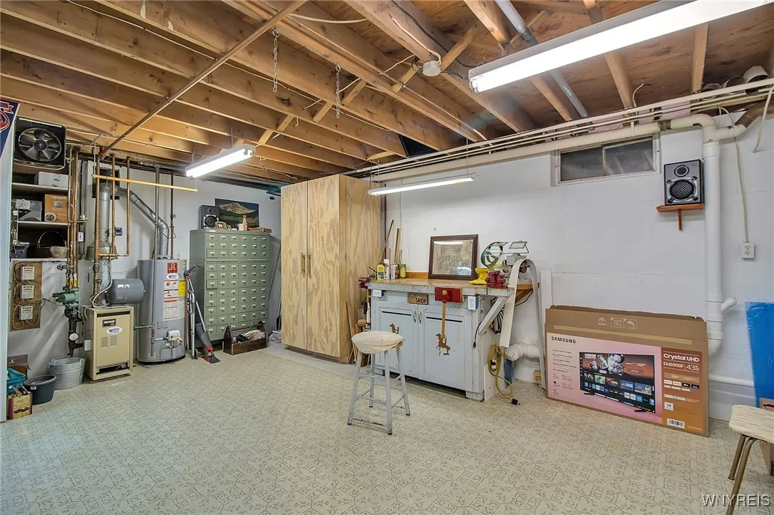 6917 Colonial Drive, Niagara, New York 14305, Niagara, New York 14305, 4 Bedrooms Bedrooms, 7 Rooms Rooms,2 BathroomsBathrooms,Residential,For Sale,6917 Colonial Drive, Niagara, New York 14305,B1623585