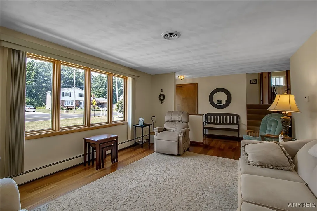 6917 Colonial Drive, Niagara, New York 14305, Niagara, New York 14305, 4 Bedrooms Bedrooms, 7 Rooms Rooms,2 BathroomsBathrooms,Residential,For Sale,6917 Colonial Drive, Niagara, New York 14305,B1623585