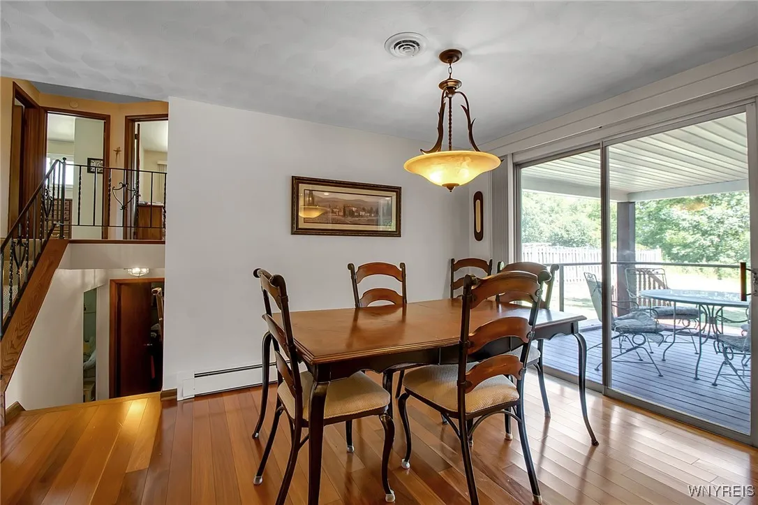 6917 Colonial Drive, Niagara, New York 14305, Niagara, New York 14305, 4 Bedrooms Bedrooms, 7 Rooms Rooms,2 BathroomsBathrooms,Residential,For Sale,6917 Colonial Drive, Niagara, New York 14305,B1623585
