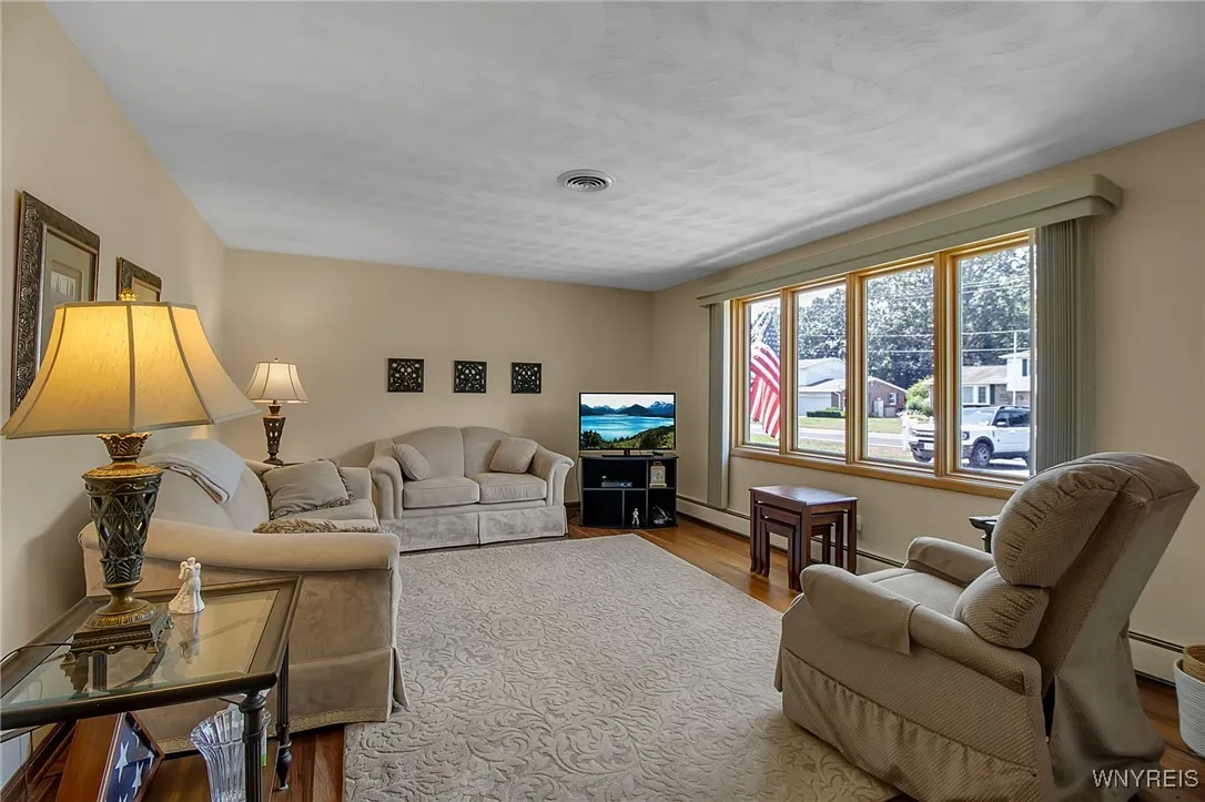 6917 Colonial Drive, Niagara, New York 14305, Niagara, New York 14305, 4 Bedrooms Bedrooms, 7 Rooms Rooms,2 BathroomsBathrooms,Residential,For Sale,6917 Colonial Drive, Niagara, New York 14305,B1623585