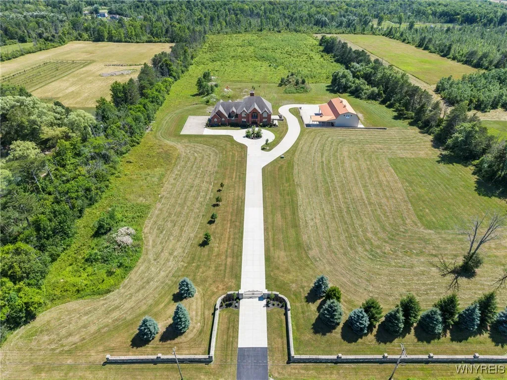 855 Sturgeon Point Road, Evans, New York 14047, Evans, New York 14047, 6 Bedrooms Bedrooms, 30 Rooms Rooms,7 BathroomsBathrooms,Residential,For Sale,855 Sturgeon Point Road, Evans, New York 14047,B1624983