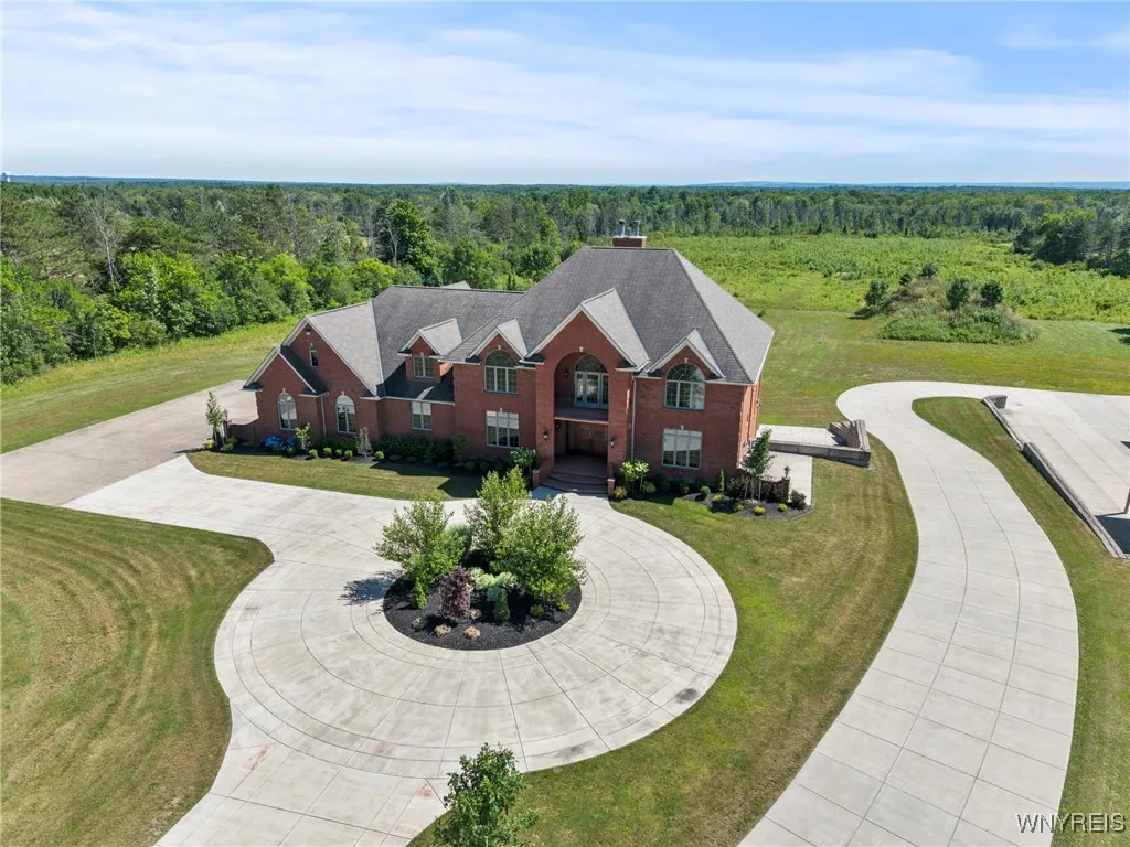 855 Sturgeon Point Road, Evans, New York 14047, Evans, New York 14047, 6 Bedrooms Bedrooms, 30 Rooms Rooms,7 BathroomsBathrooms,Residential,For Sale,855 Sturgeon Point Road, Evans, New York 14047,B1624983