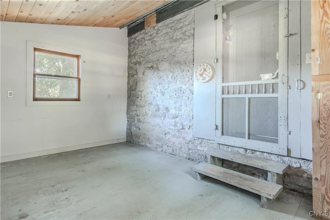 Back Enclosed Entryway into Kithcen