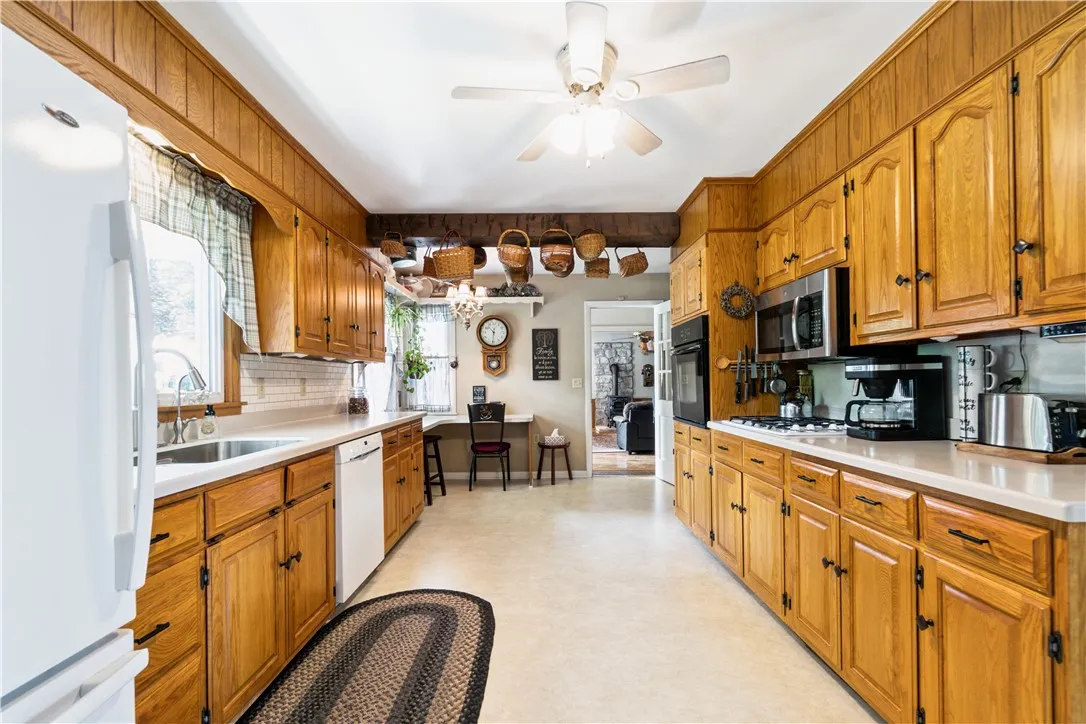 2666 Himrod Road, Milo, New York 14527, Milo, New York 14527, 4 Bedrooms Bedrooms, 11 Rooms Rooms,2 BathroomsBathrooms,Residential,Closed,2666 Himrod Road, Milo, New York 14527,0,R1624638