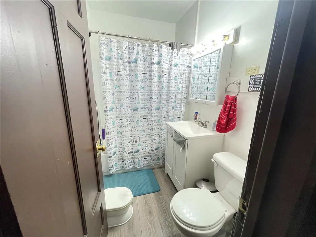 145 Hamilton Street 143, Rochester, New York 14620, Rochester, New York 14620, 6 Bedrooms Bedrooms, ,2 BathroomsBathrooms,Residential,For Sale,145 Hamilton Street 143, Rochester, New York 14620,R1624611