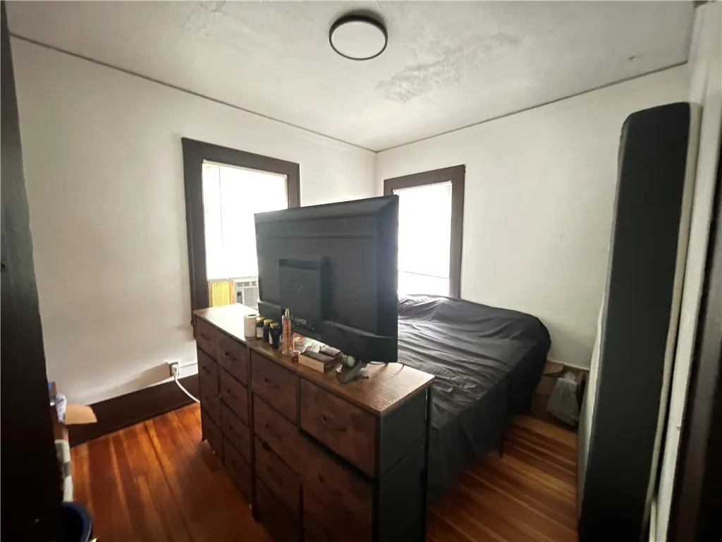 145 Hamilton Street 143, Rochester, New York 14620, Rochester, New York 14620, 6 Bedrooms Bedrooms, ,2 BathroomsBathrooms,Residential,For Sale,145 Hamilton Street 143, Rochester, New York 14620,R1624611