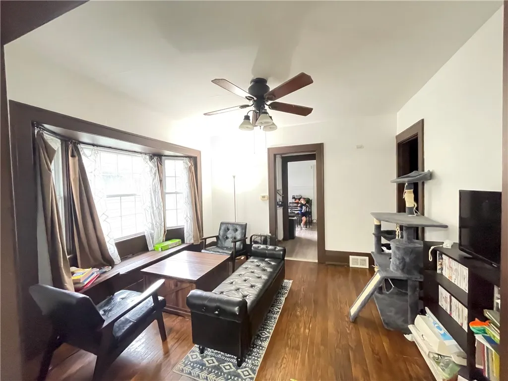 145 Hamilton Street 143, Rochester, New York 14620, Rochester, New York 14620, 6 Bedrooms Bedrooms, ,2 BathroomsBathrooms,Residential,For Sale,145 Hamilton Street 143, Rochester, New York 14620,R1624611