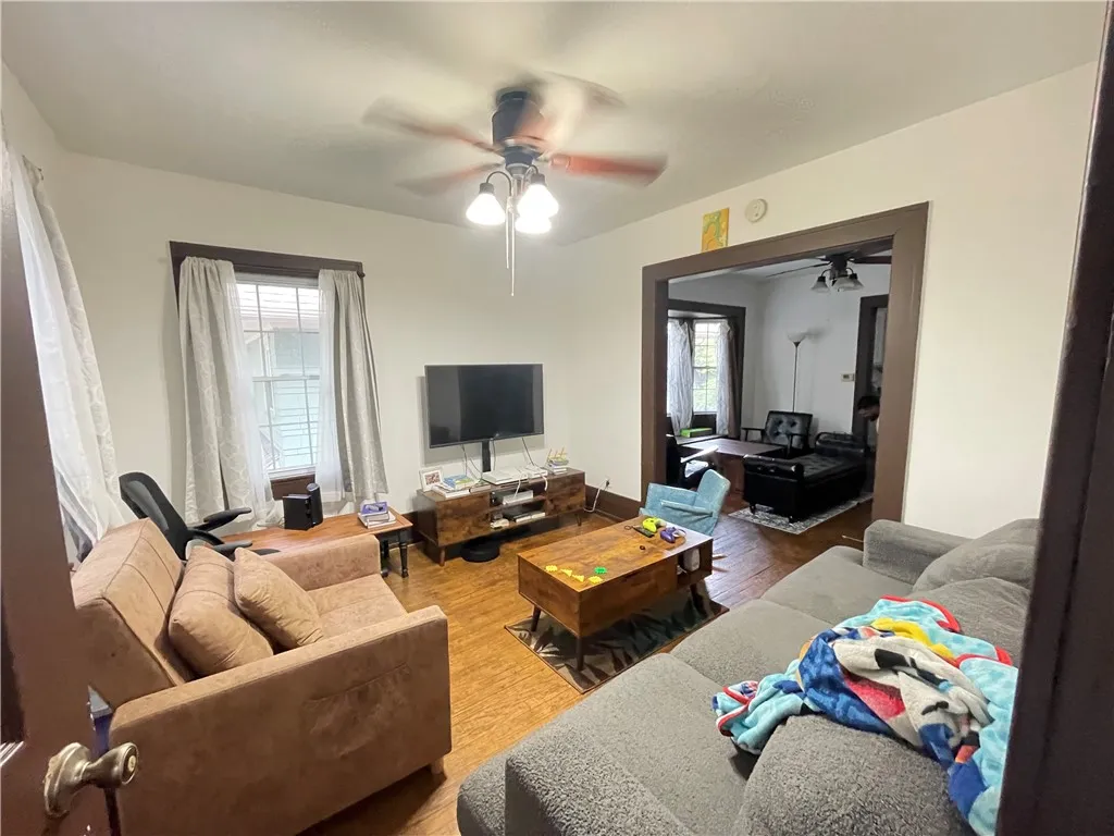 145 Hamilton Street 143, Rochester, New York 14620, Rochester, New York 14620, 6 Bedrooms Bedrooms, ,2 BathroomsBathrooms,Residential,For Sale,145 Hamilton Street 143, Rochester, New York 14620,R1624611