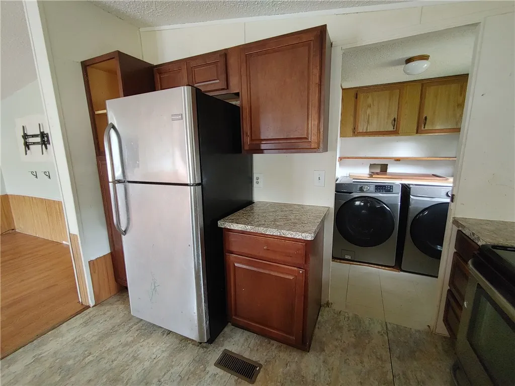 352 Sandy Brook Drive, Hamlin, New York 14464, Hamlin, New York 14464, 3 Bedrooms Bedrooms, 5 Rooms Rooms,2 BathroomsBathrooms,Residential,For Sale,352 Sandy Brook Drive, Hamlin, New York 14464,R1625490