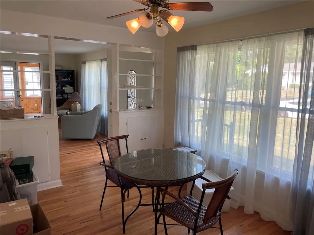 520 Larchmont Road, Elmira, New York 14905, Elmira, New York 14905, 3 Bedrooms Bedrooms, 7 Rooms Rooms,1 BathroomBathrooms,Residential,For Sale,520 Larchmont Road, Elmira, New York 14905,R1625500