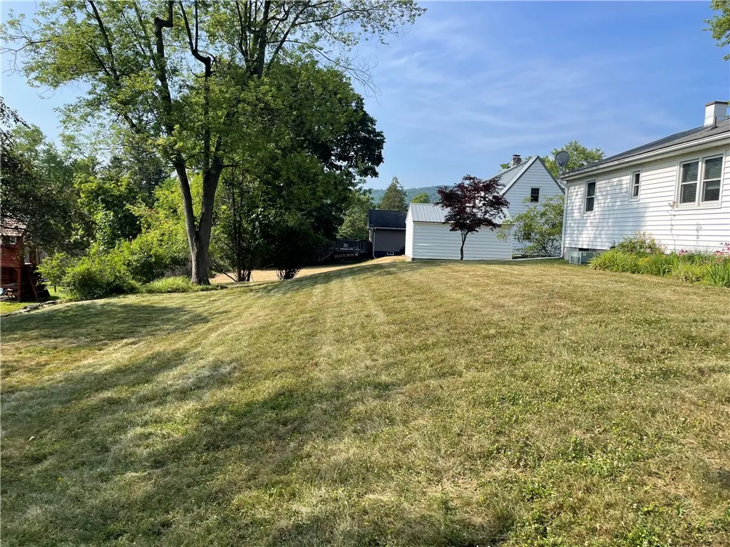 520 Larchmont Road, Elmira, New York 14905, Elmira, New York 14905, 3 Bedrooms Bedrooms, 7 Rooms Rooms,1 BathroomBathrooms,Residential,For Sale,520 Larchmont Road, Elmira, New York 14905,R1625500