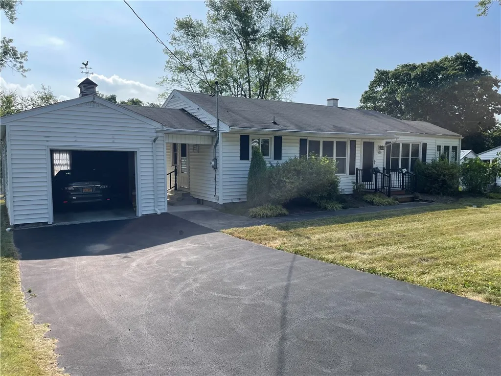 520 Larchmont Road, Elmira, New York 14905, Elmira, New York 14905, 3 Bedrooms Bedrooms, 7 Rooms Rooms,1 BathroomBathrooms,Residential,For Sale,520 Larchmont Road, Elmira, New York 14905,R1625500
