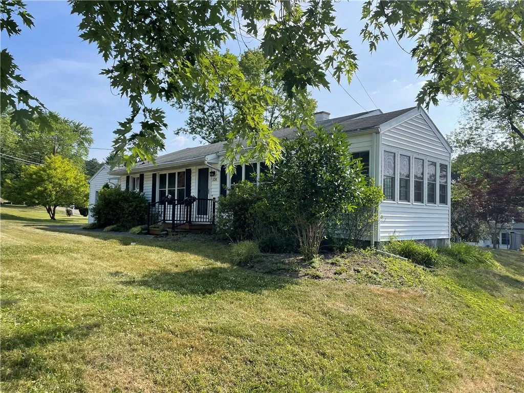 520 Larchmont Road, Elmira, New York 14905, Elmira, New York 14905, 3 Bedrooms Bedrooms, 7 Rooms Rooms,1 BathroomBathrooms,Residential,For Sale,520 Larchmont Road, Elmira, New York 14905,R1625500