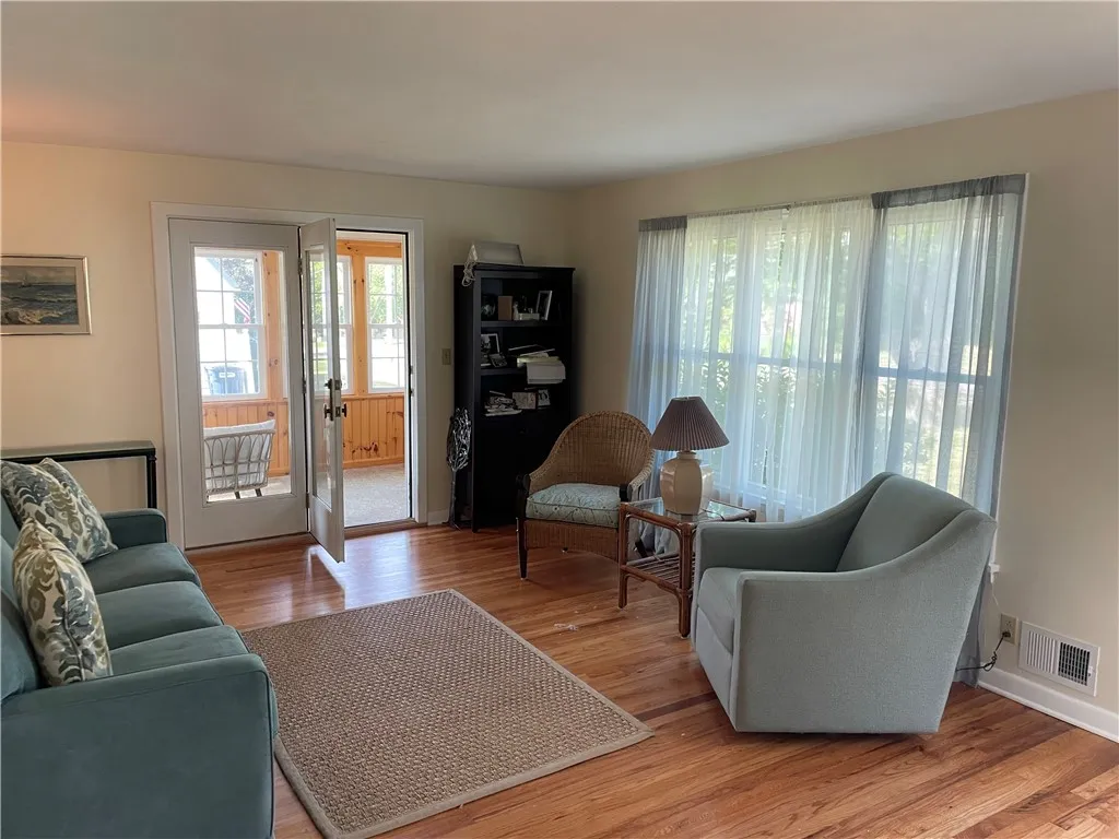 520 Larchmont Road, Elmira, New York 14905, Elmira, New York 14905, 3 Bedrooms Bedrooms, 7 Rooms Rooms,1 BathroomBathrooms,Residential,For Sale,520 Larchmont Road, Elmira, New York 14905,R1625500