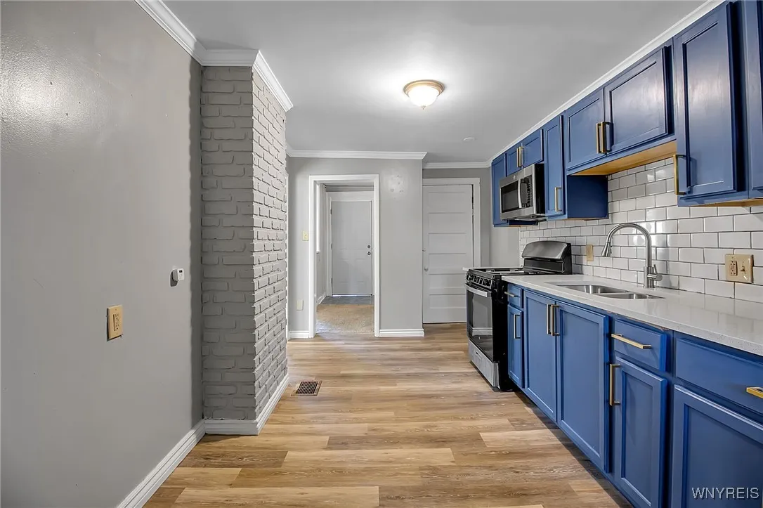 106 Gallatin Avenue, Buffalo, New York 14207, Buffalo, New York 14207, 3 Bedrooms Bedrooms, 6 Rooms Rooms,1 BathroomBathrooms,Residential,For Sale,106 Gallatin Avenue, Buffalo, New York 14207,B1624905