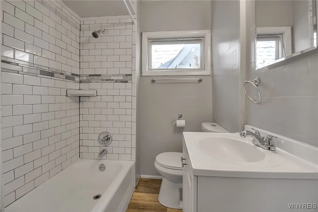 106 Gallatin Avenue, Buffalo, New York 14207, Buffalo, New York 14207, 3 Bedrooms Bedrooms, 6 Rooms Rooms,1 BathroomBathrooms,Residential,For Sale,106 Gallatin Avenue, Buffalo, New York 14207,B1624905