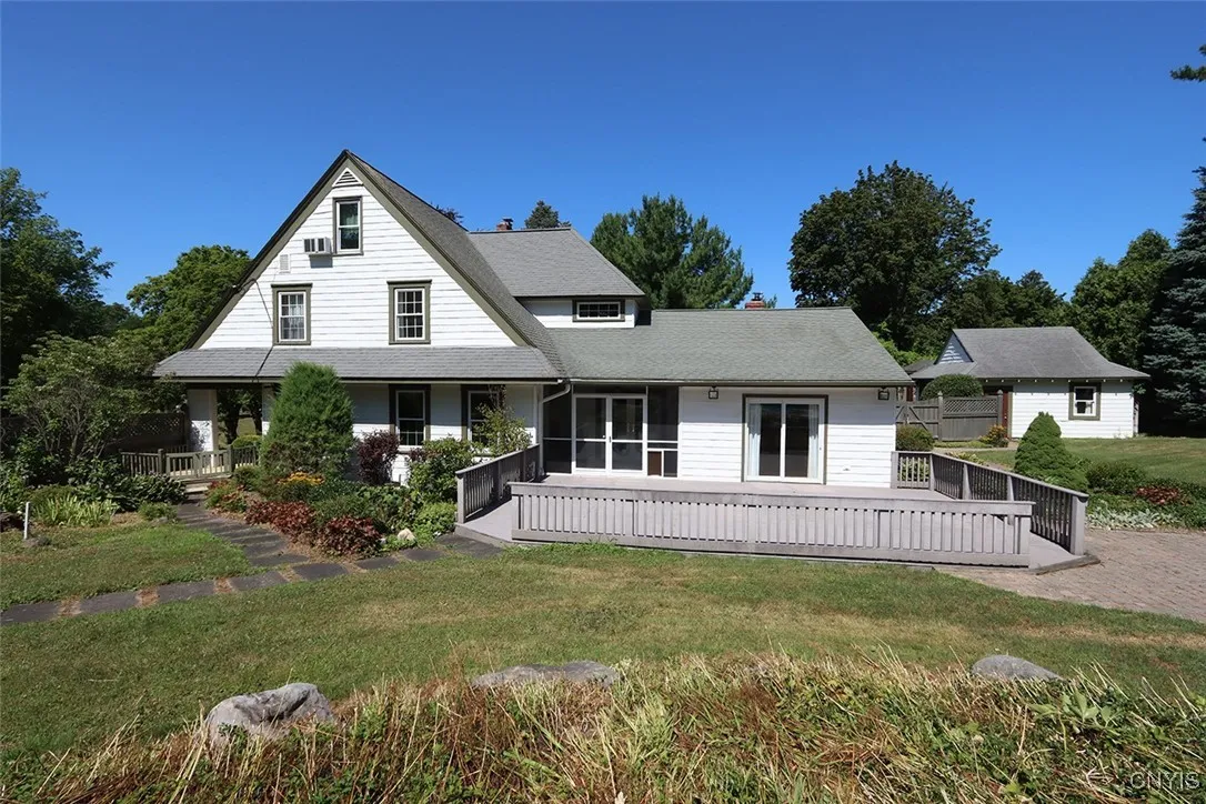211 Collin Avenue, Manlius, New York 13066, Manlius, New York 13066, 5 Bedrooms Bedrooms, 11 Rooms Rooms,3 BathroomsBathrooms,Residential,For Sale,211 Collin Avenue, Manlius, New York 13066,S1625244