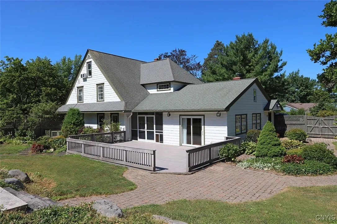 211 Collin Avenue, Manlius, New York 13066, Manlius, New York 13066, 5 Bedrooms Bedrooms, 11 Rooms Rooms,3 BathroomsBathrooms,Residential,For Sale,211 Collin Avenue, Manlius, New York 13066,S1625244
