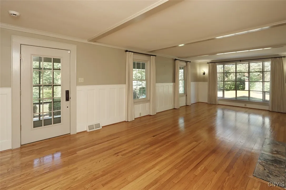 211 Collin Avenue, Manlius, New York 13066, Manlius, New York 13066, 5 Bedrooms Bedrooms, 11 Rooms Rooms,3 BathroomsBathrooms,Residential,For Sale,211 Collin Avenue, Manlius, New York 13066,S1625244