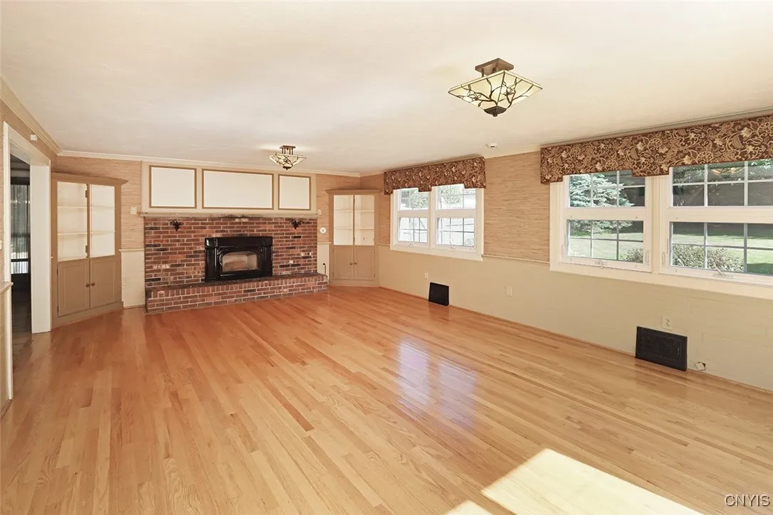 211 Collin Avenue, Manlius, New York 13066, Manlius, New York 13066, 5 Bedrooms Bedrooms, 11 Rooms Rooms,3 BathroomsBathrooms,Residential,For Sale,211 Collin Avenue, Manlius, New York 13066,S1625244