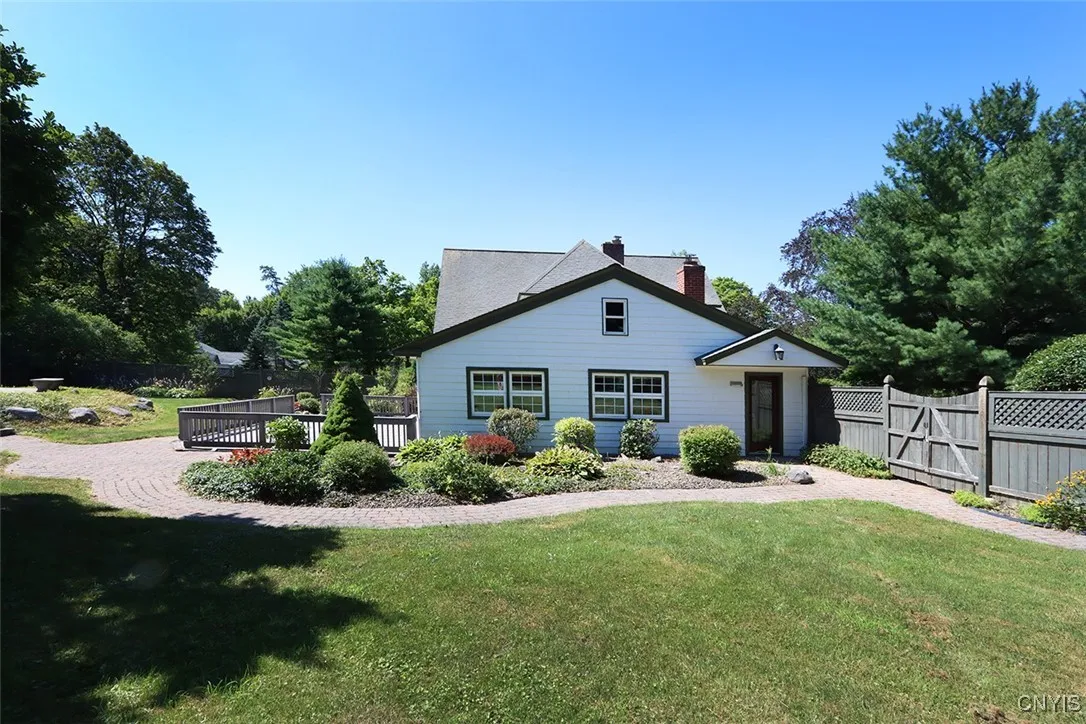 211 Collin Avenue, Manlius, New York 13066, Manlius, New York 13066, 5 Bedrooms Bedrooms, 11 Rooms Rooms,3 BathroomsBathrooms,Residential,For Sale,211 Collin Avenue, Manlius, New York 13066,S1625244