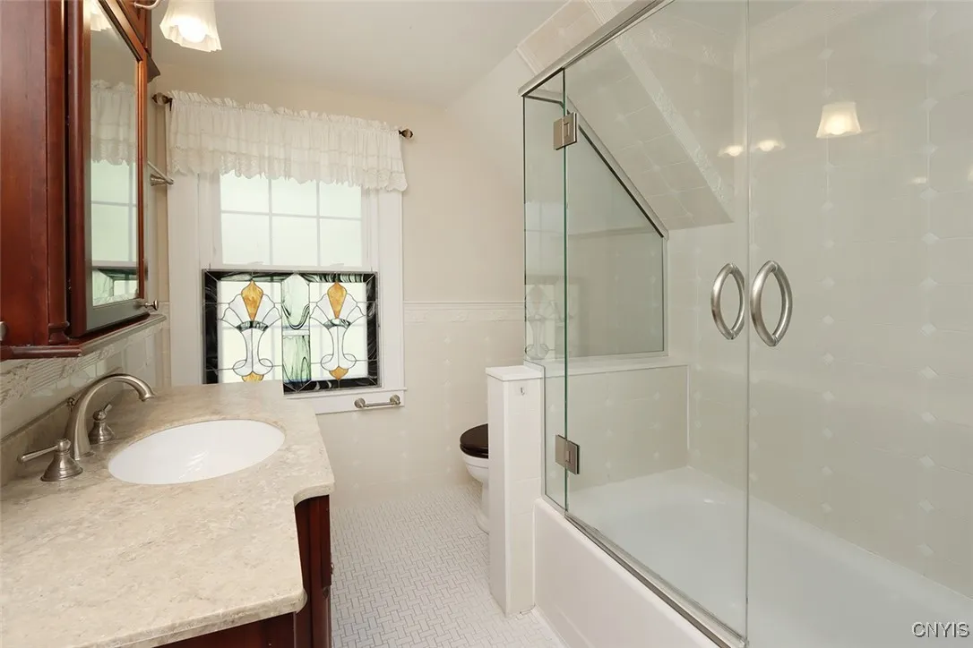 211 Collin Avenue, Manlius, New York 13066, Manlius, New York 13066, 5 Bedrooms Bedrooms, 11 Rooms Rooms,3 BathroomsBathrooms,Residential,For Sale,211 Collin Avenue, Manlius, New York 13066,S1625244