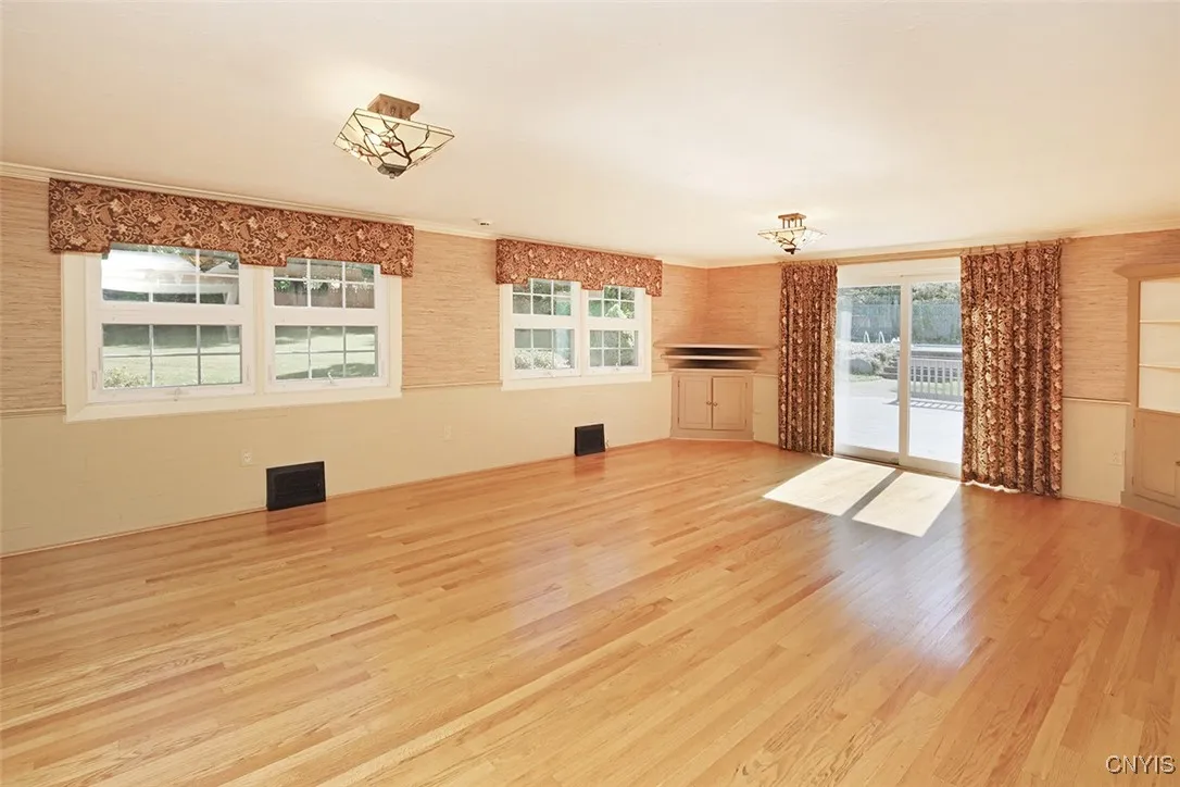 211 Collin Avenue, Manlius, New York 13066, Manlius, New York 13066, 5 Bedrooms Bedrooms, 11 Rooms Rooms,3 BathroomsBathrooms,Residential,For Sale,211 Collin Avenue, Manlius, New York 13066,S1625244
