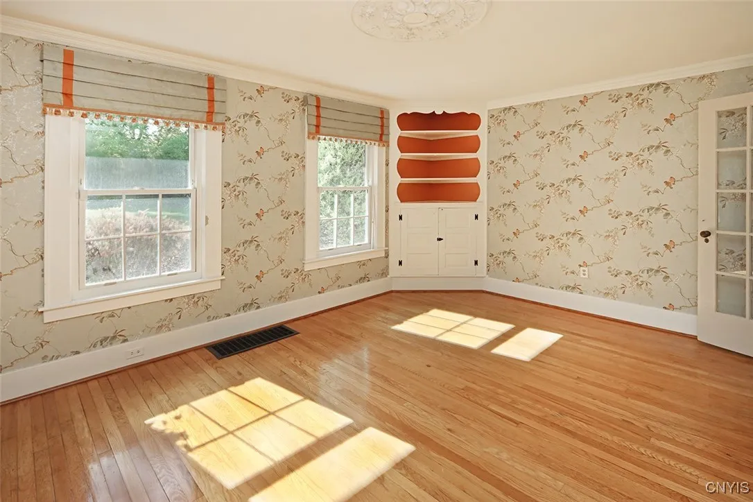211 Collin Avenue, Manlius, New York 13066, Manlius, New York 13066, 5 Bedrooms Bedrooms, 11 Rooms Rooms,3 BathroomsBathrooms,Residential,For Sale,211 Collin Avenue, Manlius, New York 13066,S1625244