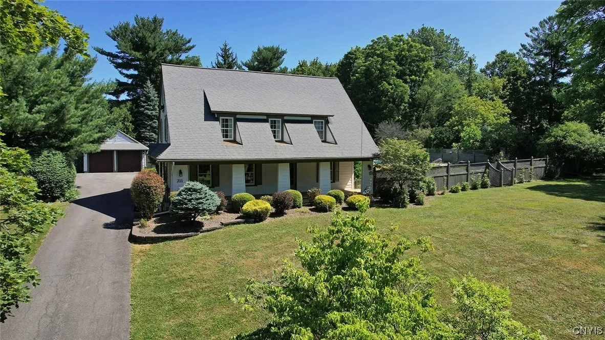 211 Collin Avenue, Manlius, New York 13066, Manlius, New York 13066, 5 Bedrooms Bedrooms, 11 Rooms Rooms,3 BathroomsBathrooms,Residential,Closed,211 Collin Avenue, Manlius, New York 13066,0,S1625244