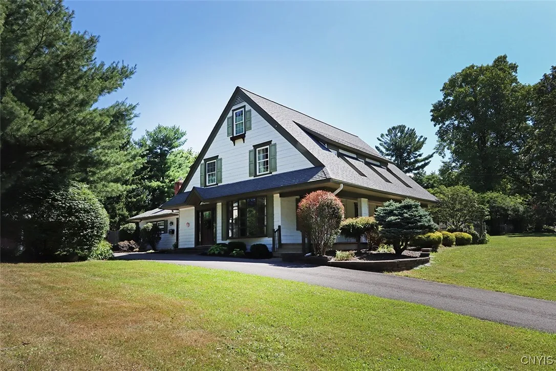 211 Collin Avenue, Manlius, New York 13066, Manlius, New York 13066, 5 Bedrooms Bedrooms, 11 Rooms Rooms,3 BathroomsBathrooms,Residential,Closed,211 Collin Avenue, Manlius, New York 13066,0,S1625244