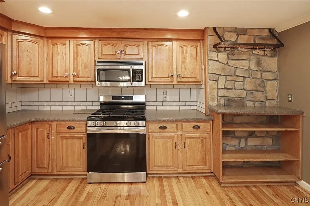 211 Collin Avenue, Manlius, New York 13066, Manlius, New York 13066, 5 Bedrooms Bedrooms, 11 Rooms Rooms,3 BathroomsBathrooms,Residential,For Sale,211 Collin Avenue, Manlius, New York 13066,S1625244