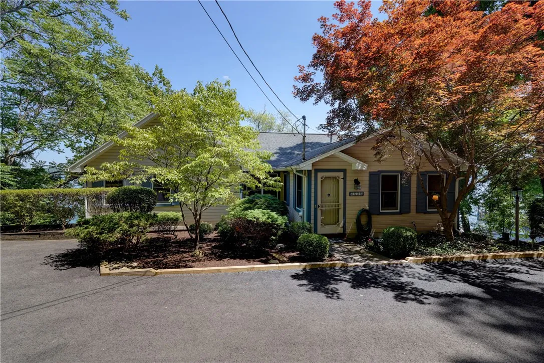 4535 Davidsons Landing Drive, Canandaigua Town, Ne, Canandaigua Town, New York 14424, 8 Bedrooms Bedrooms, 12 Rooms Rooms,4 BathroomsBathrooms,Residential,For Sale,4535 Davidsons Landing Drive, Canandaigua Town, Ne,R1623082