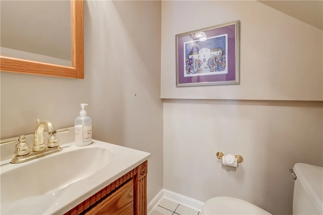 4535 Davidsons Landing Drive, Canandaigua Town, Ne, Canandaigua Town, New York 14424, 8 Bedrooms Bedrooms, 12 Rooms Rooms,4 BathroomsBathrooms,Residential,For Sale,4535 Davidsons Landing Drive, Canandaigua Town, Ne,R1623082