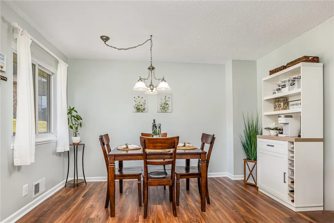 124 Surrey Hill Way, Henrietta, New York 14623, Henrietta, New York 14623, 2 Bedrooms Bedrooms, 5 Rooms Rooms,1 BathroomBathrooms,Residential,For Sale,124 Surrey Hill Way, Henrietta, New York 14623,R1621515