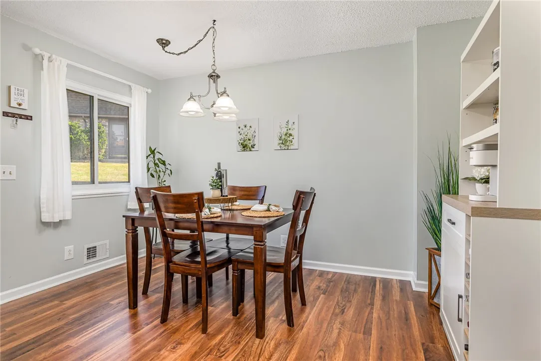124 Surrey Hill Way, Henrietta, New York 14623, Henrietta, New York 14623, 2 Bedrooms Bedrooms, 5 Rooms Rooms,1 BathroomBathrooms,Residential,For Sale,124 Surrey Hill Way, Henrietta, New York 14623,R1621515