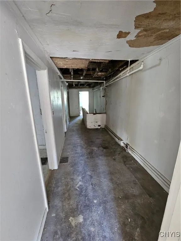 37 Arterial West, Auburn, New York 13021, Auburn, New York 13021, ,Commercial Sale,For Sale,37 Arterial West, Auburn, New York 13021,S1625199