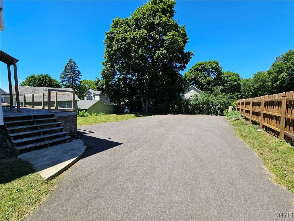 37 Arterial West, Auburn, New York 13021, Auburn, New York 13021, 7 Bedrooms Bedrooms, ,Multi Family,For Sale,37 Arterial West, Auburn, New York 13021,S1625420