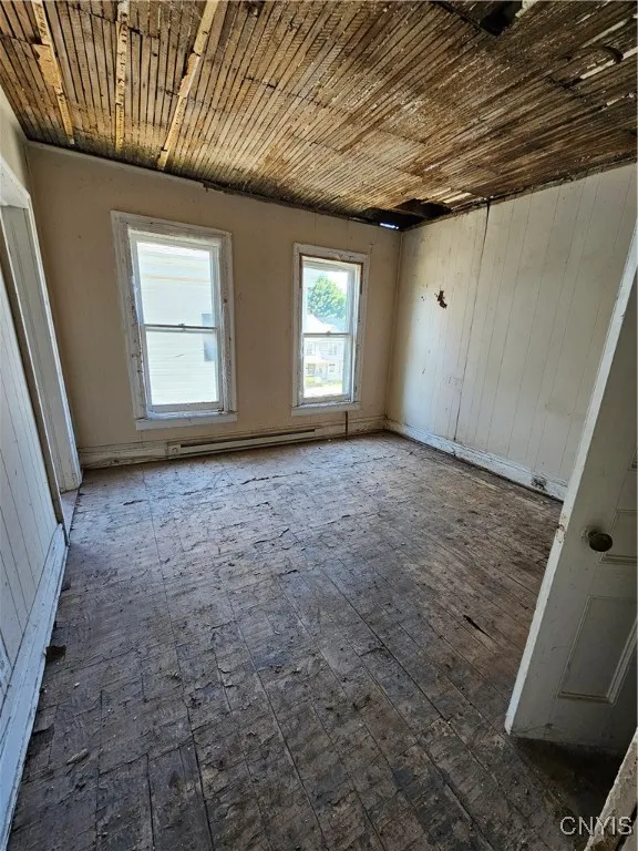 37 Arterial West, Auburn, New York 13021, Auburn, New York 13021, 7 Bedrooms Bedrooms, ,Multi Family,For Sale,37 Arterial West, Auburn, New York 13021,S1625420