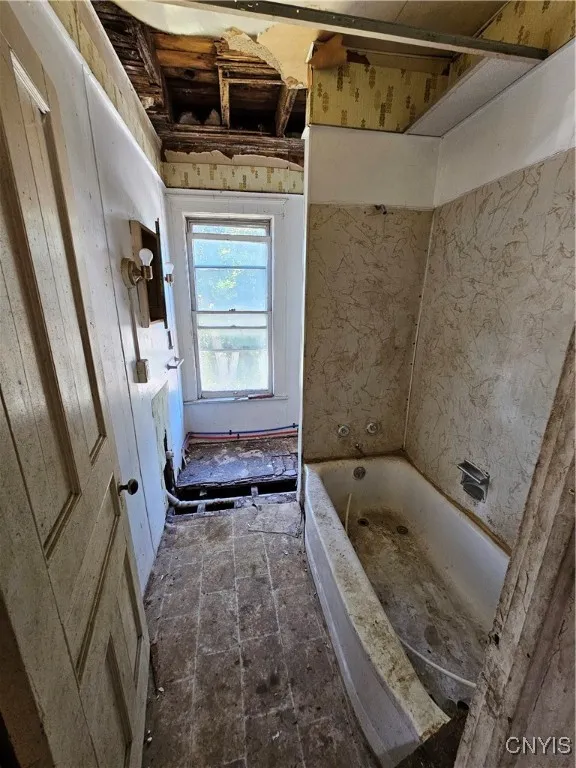 37 Arterial West, Auburn, New York 13021, Auburn, New York 13021, 7 Bedrooms Bedrooms, ,Multi Family,For Sale,37 Arterial West, Auburn, New York 13021,S1625420