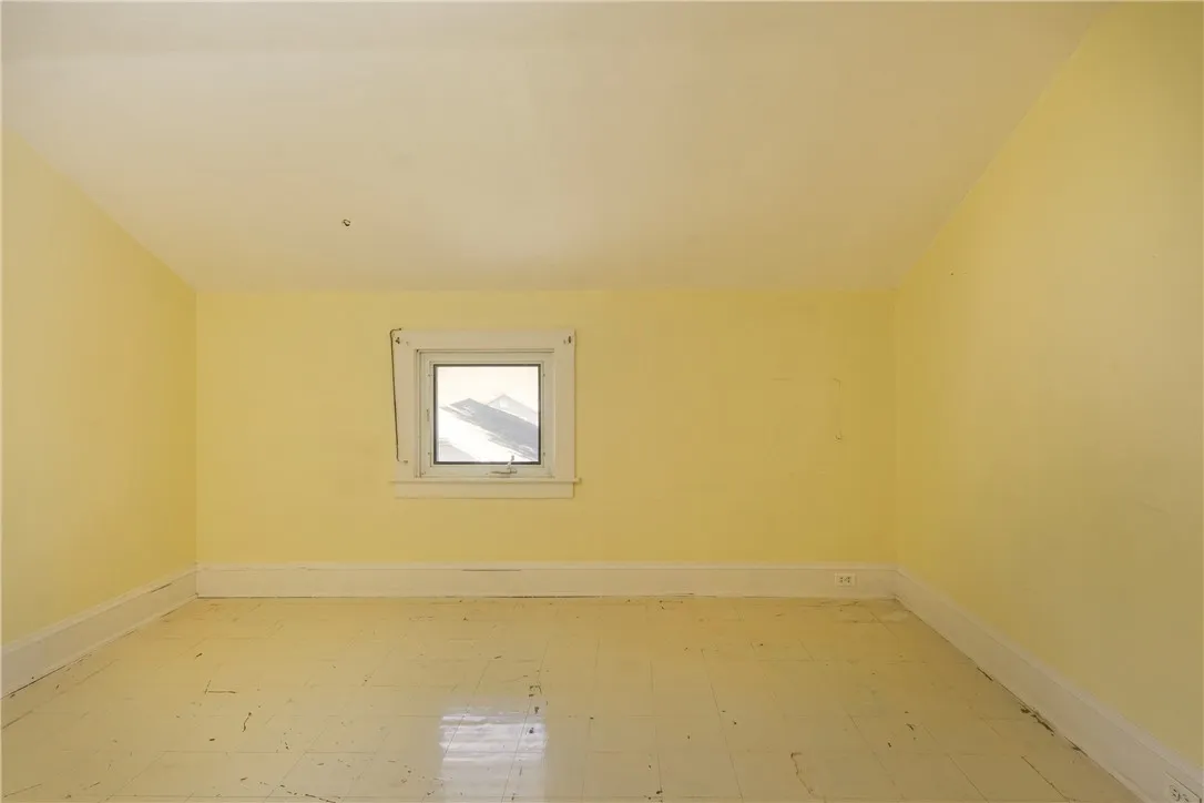 1244 West 1st Street, Elmira, New York 14905, Elmira, New York 14905, 2 Bedrooms Bedrooms, 7 Rooms Rooms,Residential,For Sale,1244 West 1st Street, Elmira, New York 14905,R1625068