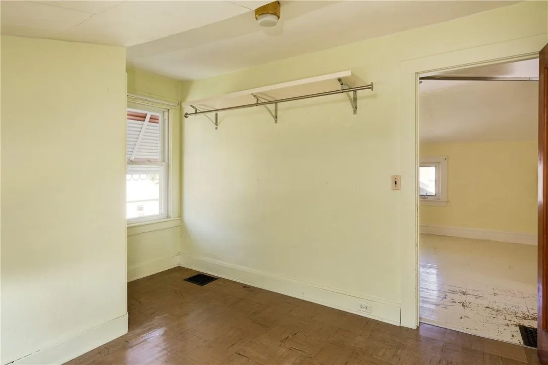 1244 West 1st Street, Elmira, New York 14905, Elmira, New York 14905, 2 Bedrooms Bedrooms, 7 Rooms Rooms,Residential,For Sale,1244 West 1st Street, Elmira, New York 14905,R1625068